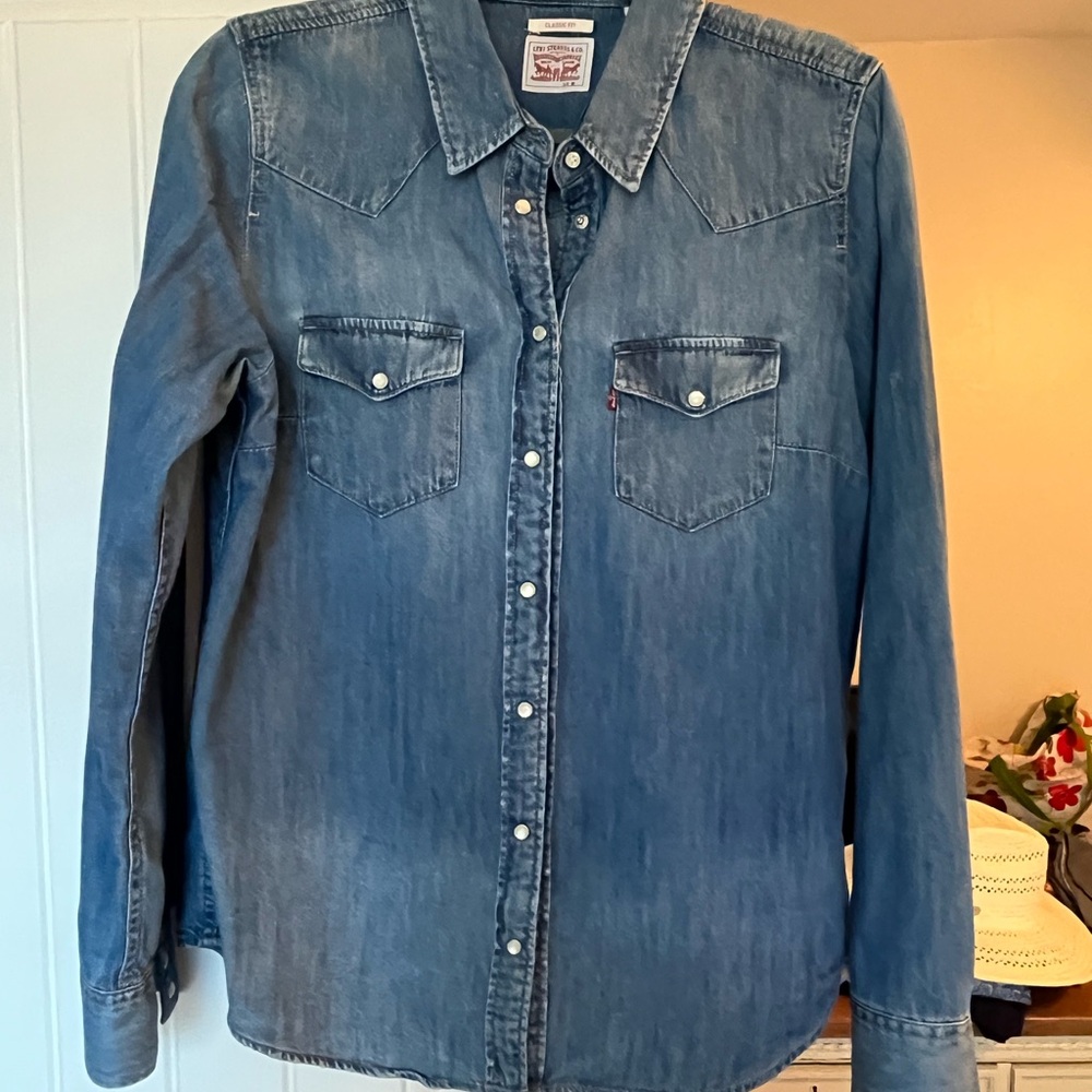 Levi's Classic Blue Denim Shirt women’s